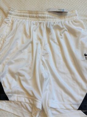 NWT Nike Womens Dri-FIT ISoFly Basketball Shorts White Black Sz Large DH7363-073